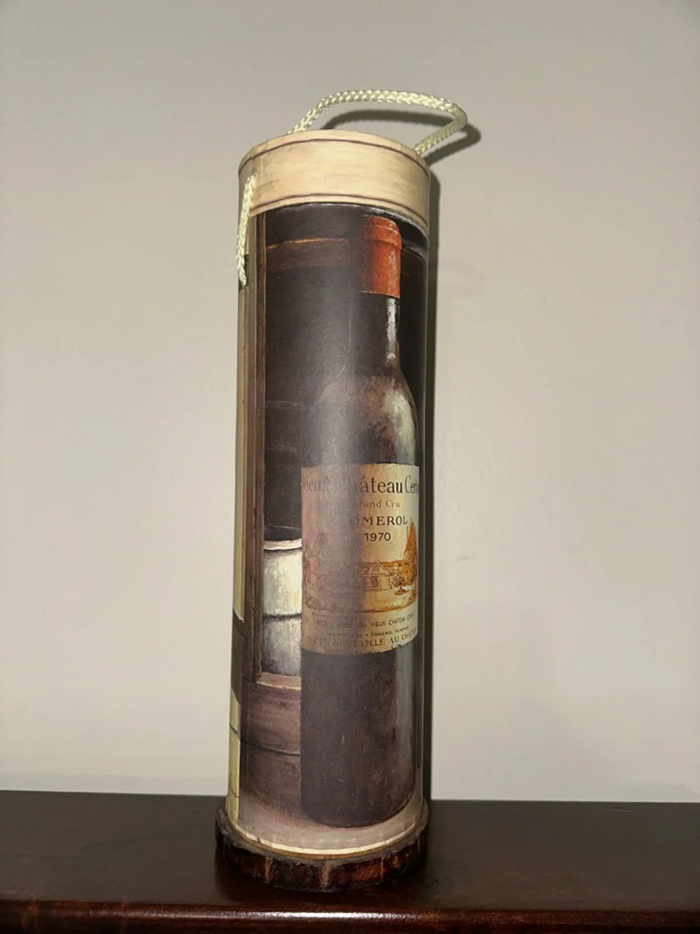 F. de Villeneuve vintage 1967 Caves Fauchon Chablis wine gift storage box